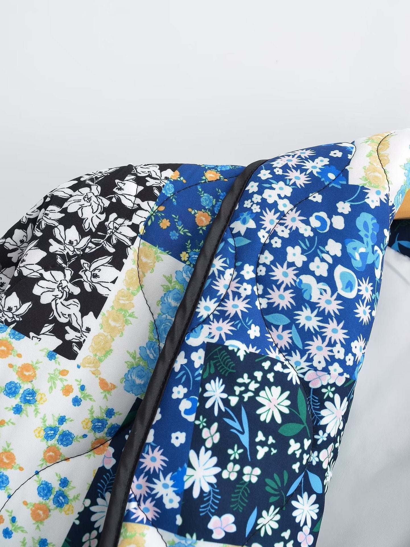 Revvy | Jas met bloemenpatchworkprint
