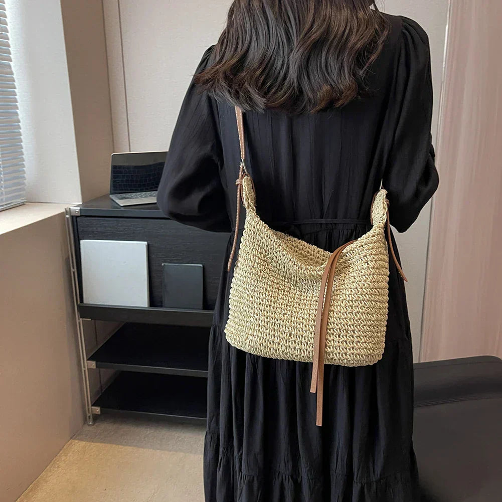 GEORGETTE | Rieten Bucket Bag met Verstelbare Schouderband