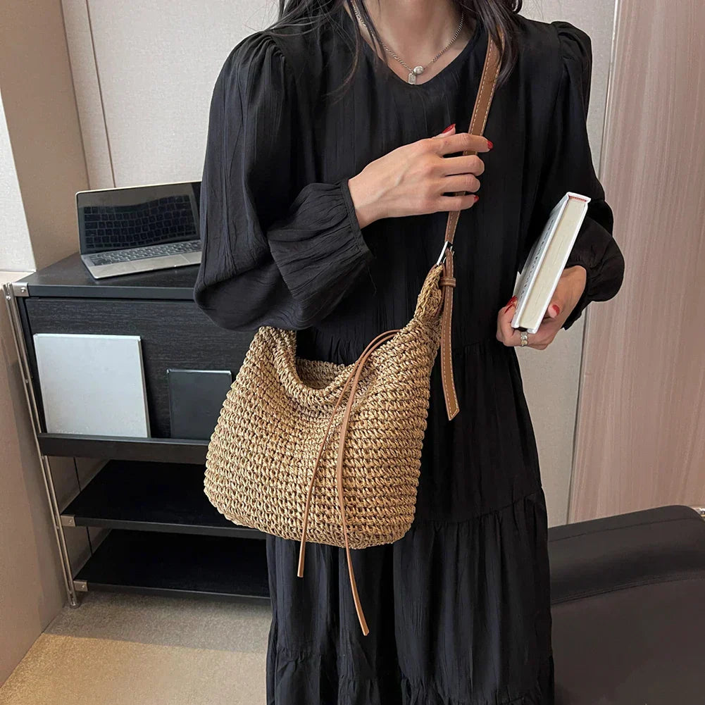 GEORGETTE | Rieten Bucket Bag met Verstelbare Schouderband