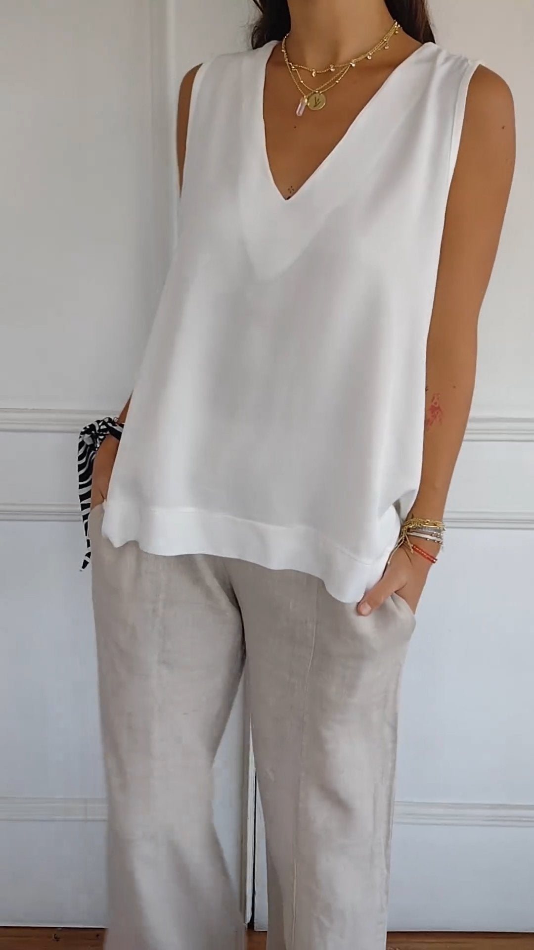 Nellie | Elegante mouwloze top met v-hals
